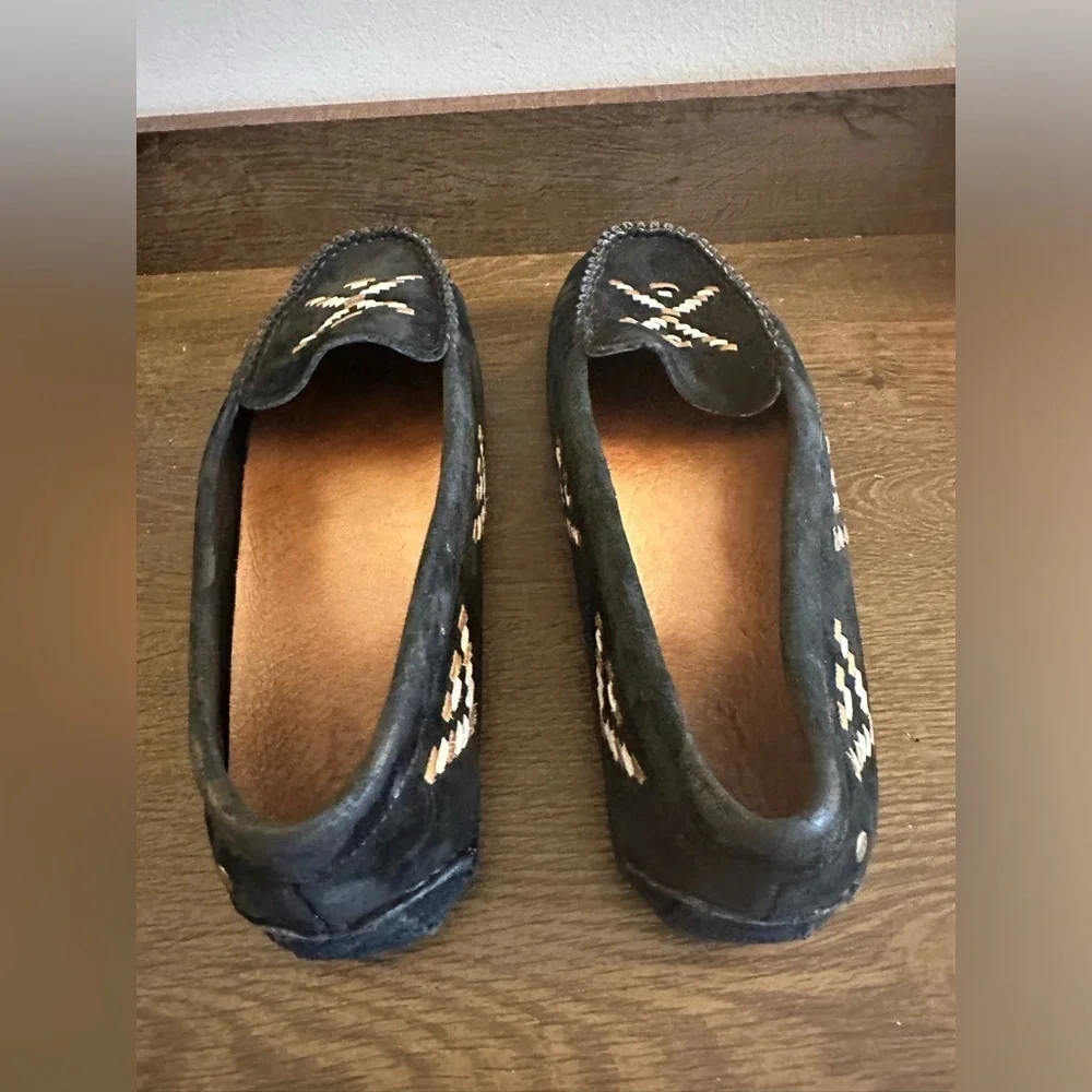 UGG Calze Driving Moccasins Slip On Loafers Rustic Weave Black Suede Womens sz 8 - Picture 4 of 10